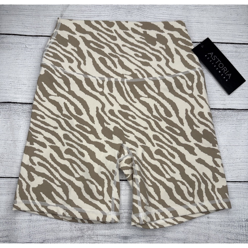 Astoria Animal Print Activewear -‎ Size Small